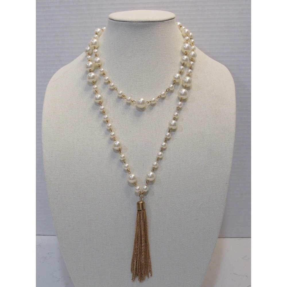 Faux Pearl Gold Tone Tassel Pendant Necklace Old Money Preppy Hollywood Glam